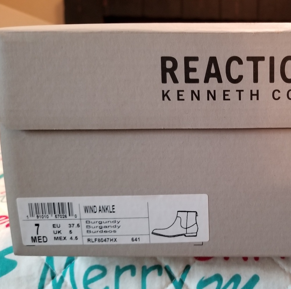 Kenneth Cole booites
